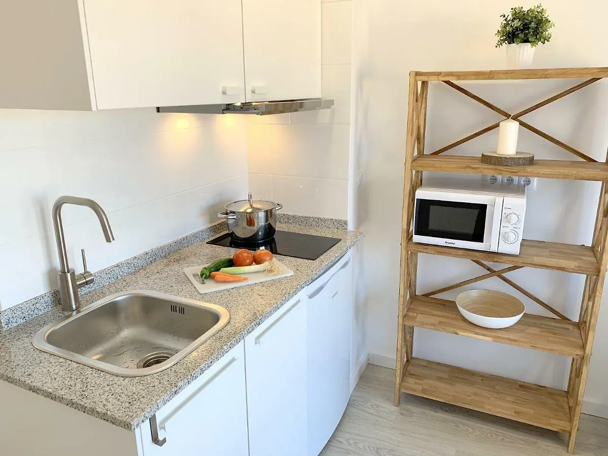 אמפוריבראבה Apartamento 1ª Linea De Mar -Wifi- Aire Acondicionado דירה